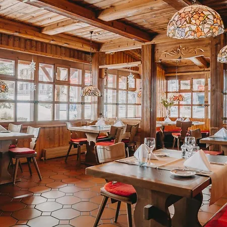 Sunstar & מלון גרינדלוולד